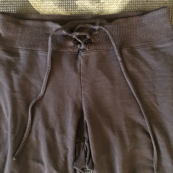 Alo ribbed lace up joggers - Picture 6 of 12